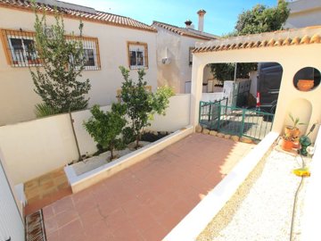 49381beautiful3beddetachedvillawithapoolandga