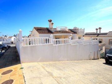 49381beautiful3beddetachedvillawithapoolandga