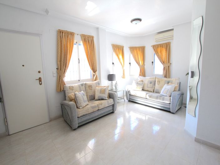 Image No.13-3 Bed Townhouse for sale