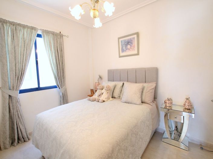 Image No.18-3 Bed Townhouse for sale