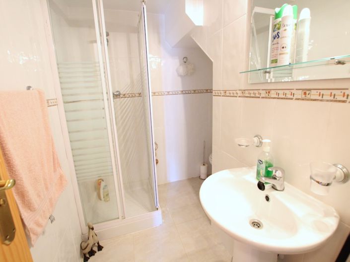 Image No.20-3 Bed Townhouse for sale