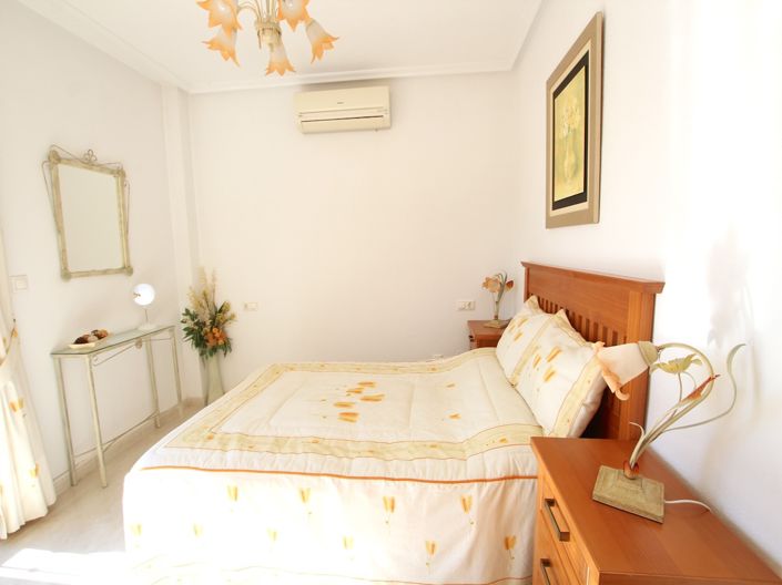 Image No.25-3 Bed Townhouse for sale