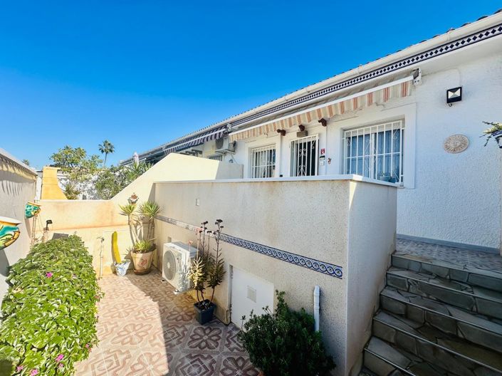 Image No.25-2 Bed Townhouse for sale