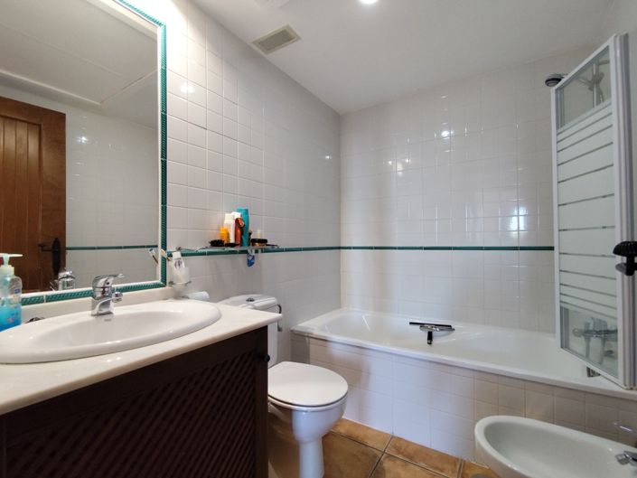 Image No.5-2 Bed Apartment for sale