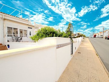 49400charmingtwobedroombungalowwithgreatoutdo