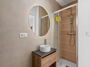 49399roomyandhighlyversatilesemidetachedvilla