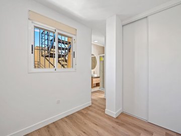 49399roomyandhighlyversatilesemidetachedvilla