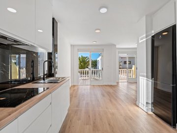 49399roomyandhighlyversatilesemidetachedvilla