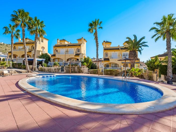 Image No.2-3 Bed Villa for sale