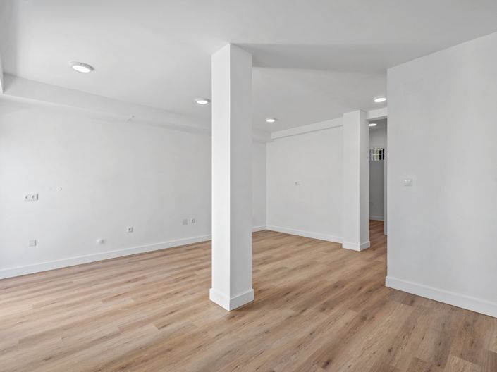 Image No.29-3 Bed Villa for sale