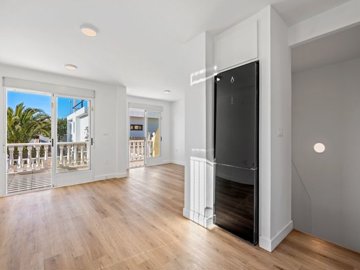 49399roomyandhighlyversatilesemidetachedvilla