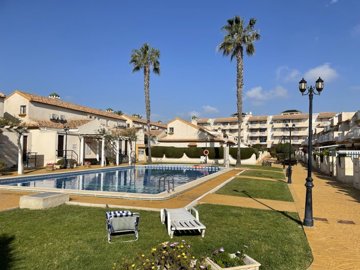 49396wonderfulcoastaltownhousebeachsideofthec