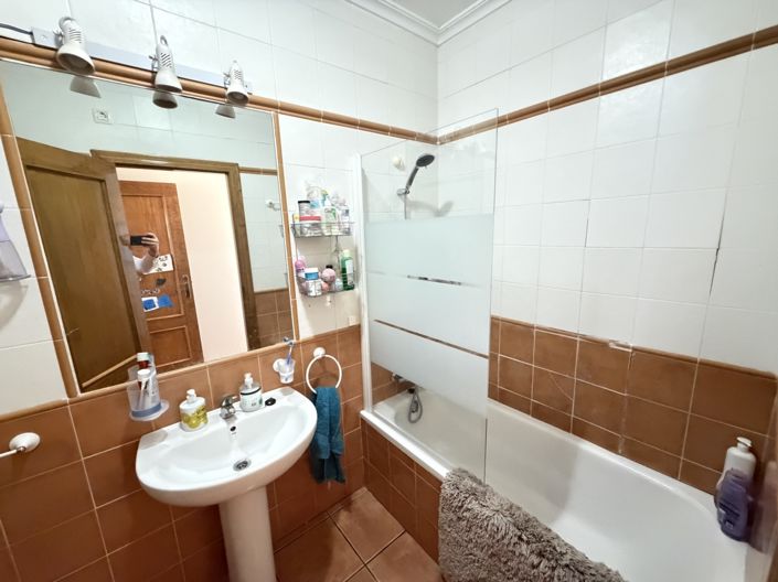 Image No.11-2 Bed Townhouse for sale