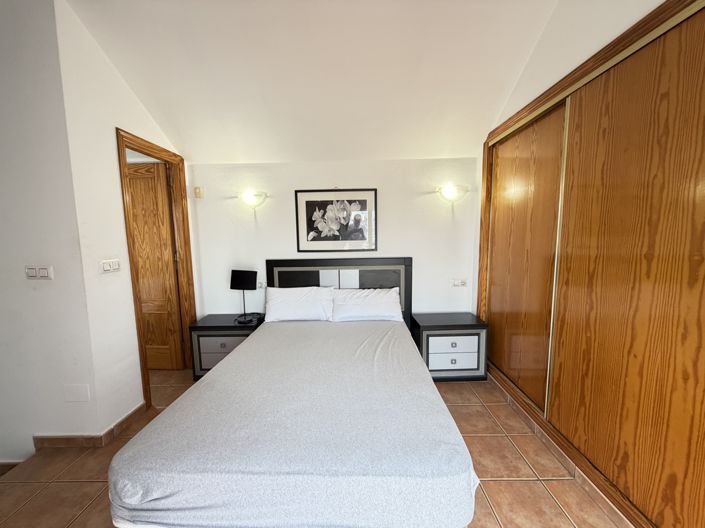 Image No.12-2 Bed Townhouse for sale