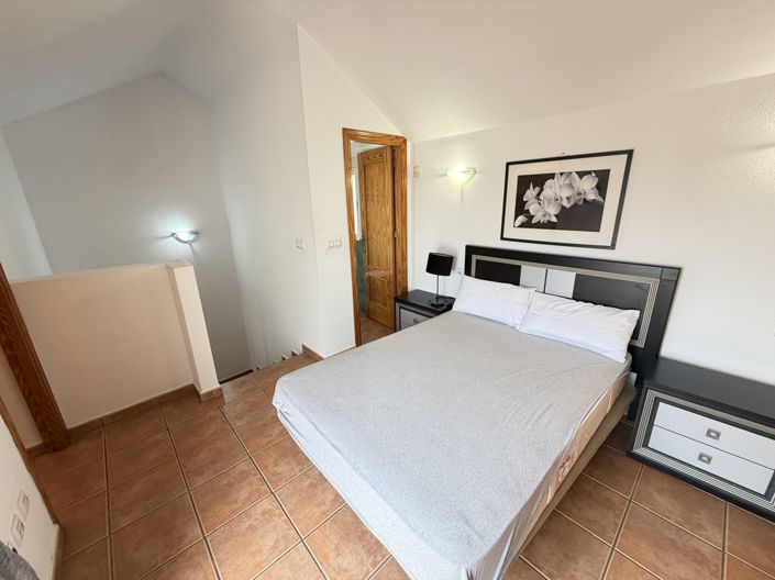 Image No.13-2 Bed Townhouse for sale