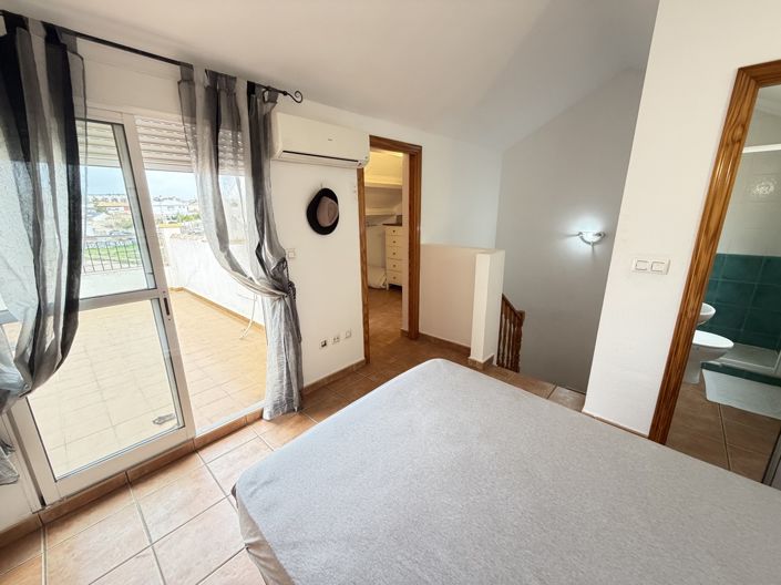 Image No.14-2 Bed Townhouse for sale