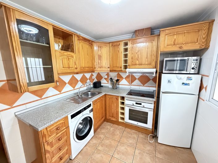 Image No.6-2 Bed Townhouse for sale