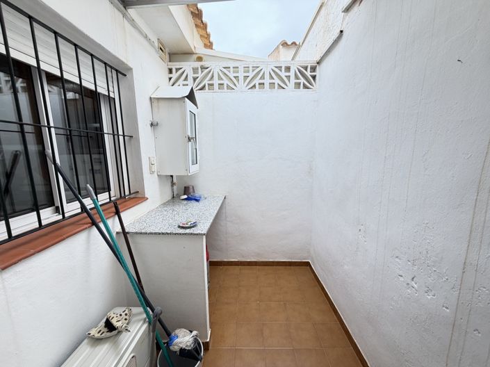 Image No.8-2 Bed Townhouse for sale