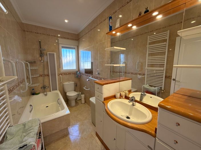 Image No.15-3 Bed Villa for sale