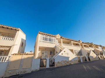 49393stylishtwobedroomapartmentwithprivatesol