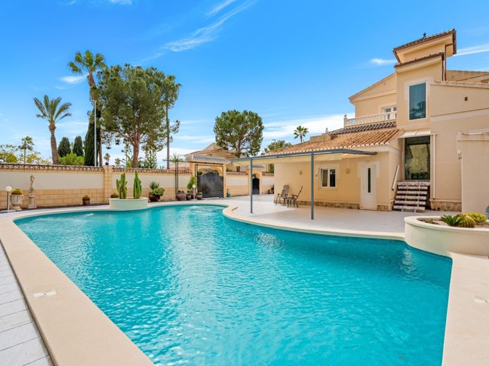 Image No.2-4 Bed Villa for sale