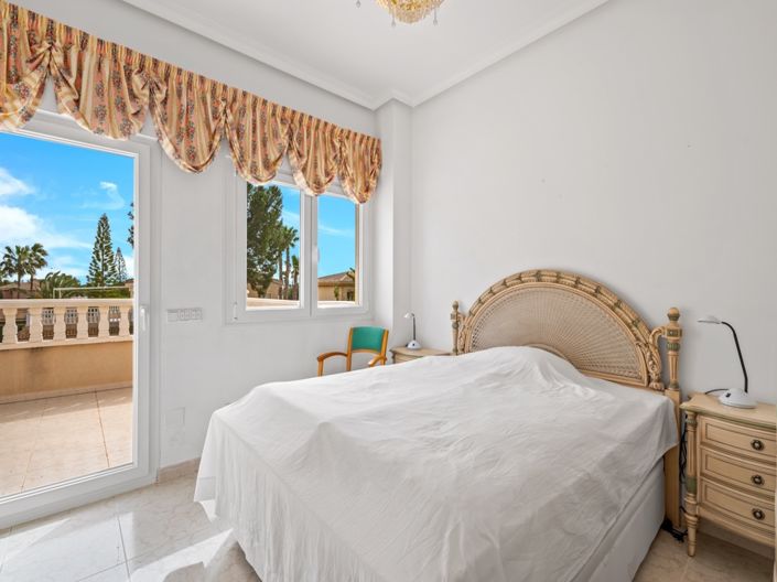 Image No.28-4 Bed Villa for sale