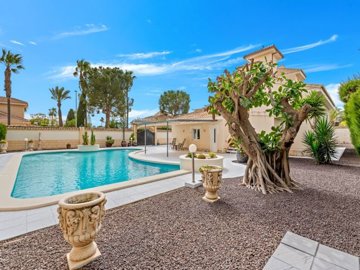 49407luxuryfourbedroomdetachedvillaforsaleind