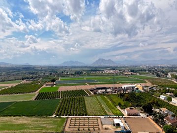 49403roomytwobedroomapartmentvillagesetting06