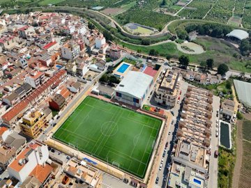 49403roomytwobedroomapartmentvillagesetting06