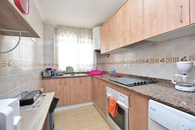 49403roomytwobedroomapartmentvillagesetting06