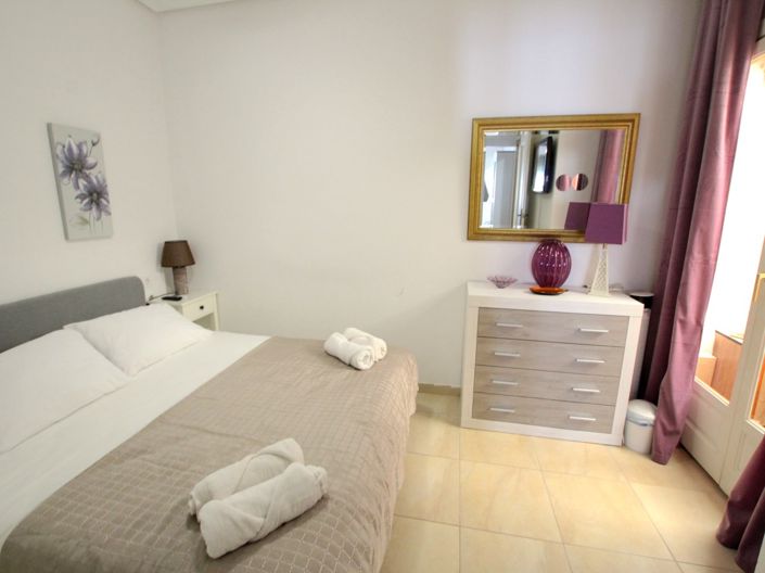 Image No.15-2 Bed Townhouse for sale