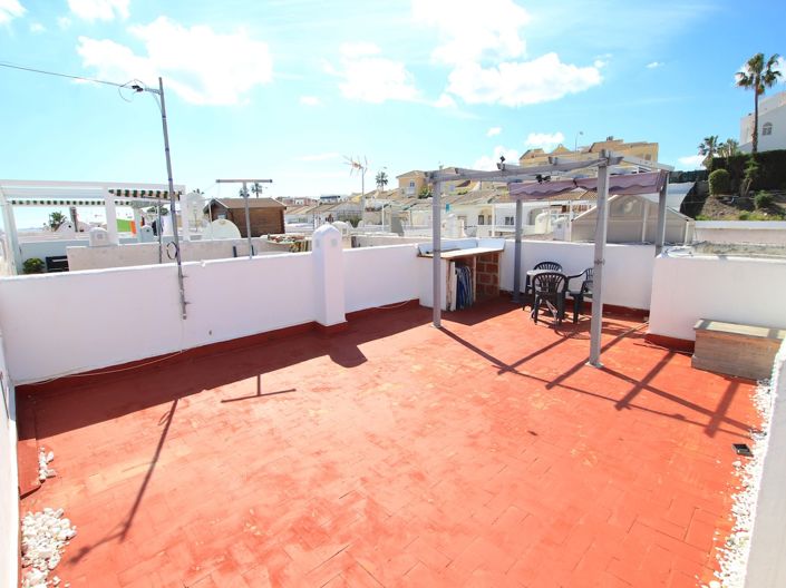 Image No.20-2 Bed Townhouse for sale