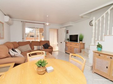 49410spaciousthreebedroomtownhousewithinterna