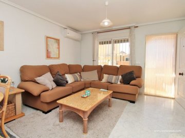 49410spaciousthreebedroomtownhousewithinterna