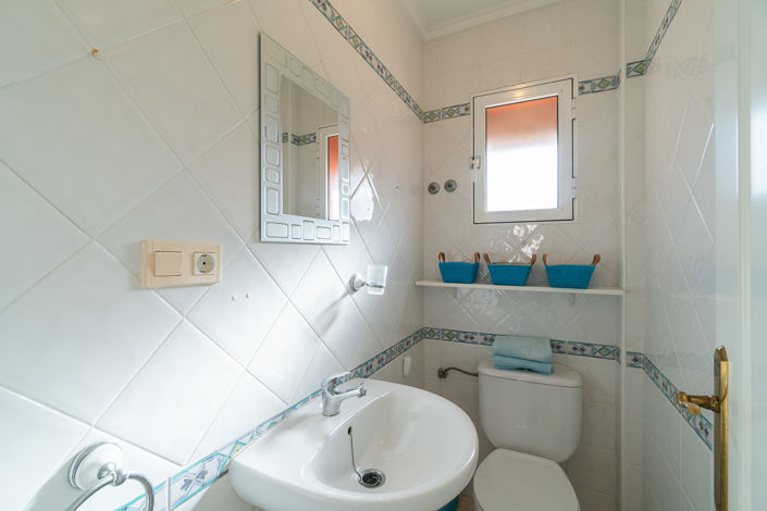 Image No.28-2 Bed Townhouse for sale