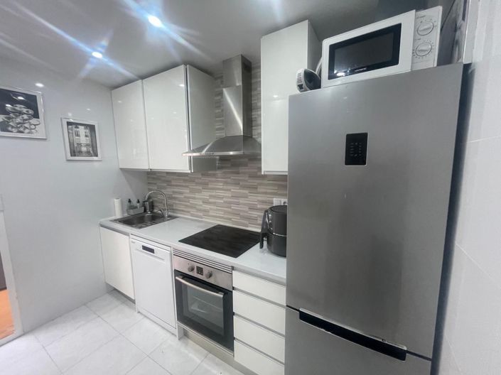 Image No.8-3 Bed Apartment for sale