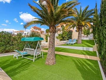 49418spaciousfivebedroomvillawithgreatoutdoor