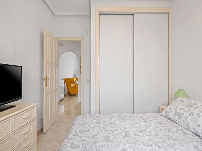 Image No.20-2 Bed Apartment for sale