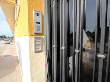 49427amazinglyspaciousthreebedroomvillageapar