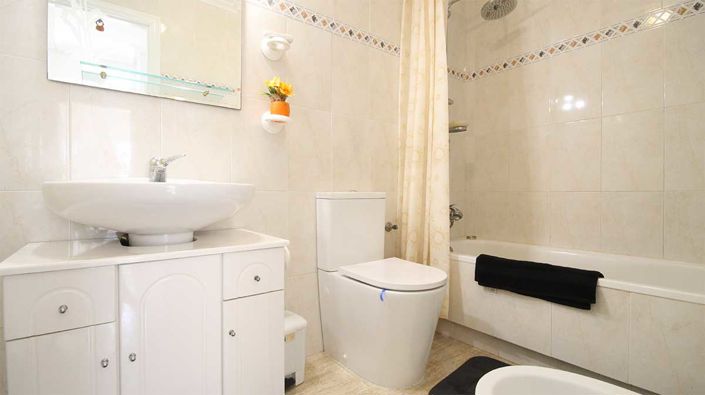 Image No.16-2 Bed Townhouse for sale