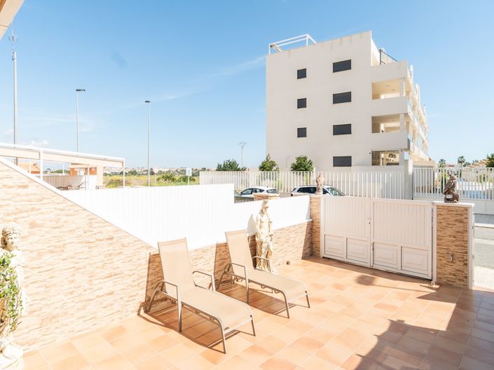 Image No.3-3 Bed Townhouse for sale