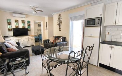 49434charming2bedroomlamarquesabungalow180326