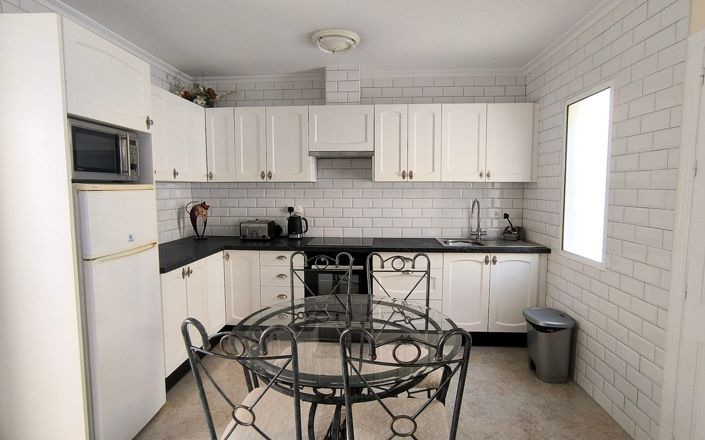 Image No.13-2 Bed Townhouse for sale