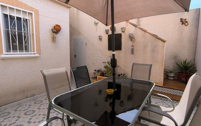 Image No.21-2 Bed Townhouse for sale