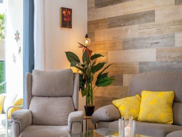 49433contemporaryvillawithstylishinteriorands