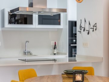 49433contemporaryvillawithstylishinteriorands