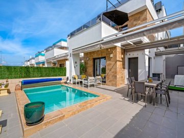 49433contemporaryvillawithstylishinteriorands