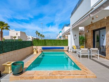 49433contemporaryvillawithstylishinteriorands