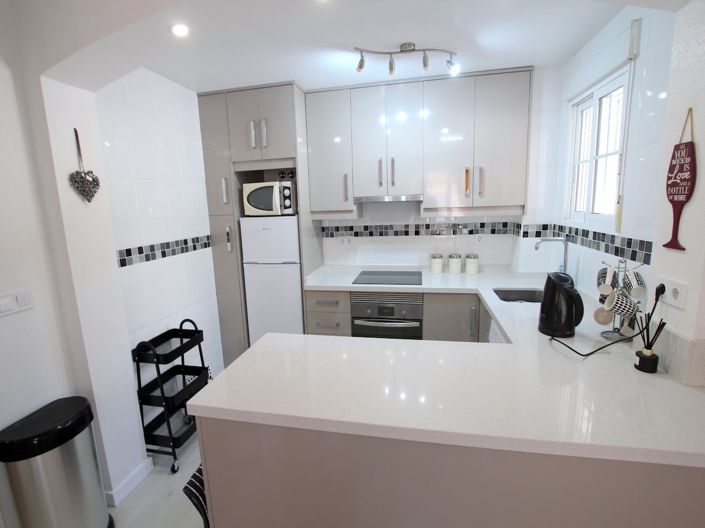 Image No.12-2 Bed Townhouse for sale