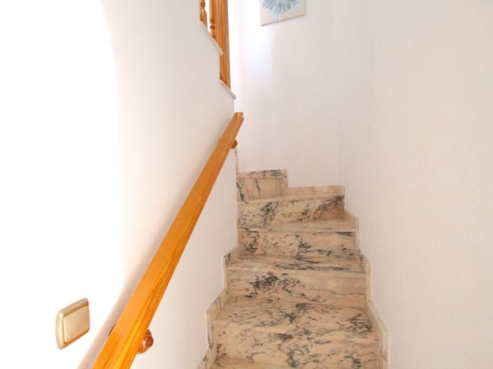 Image No.19-2 Bed Townhouse for sale